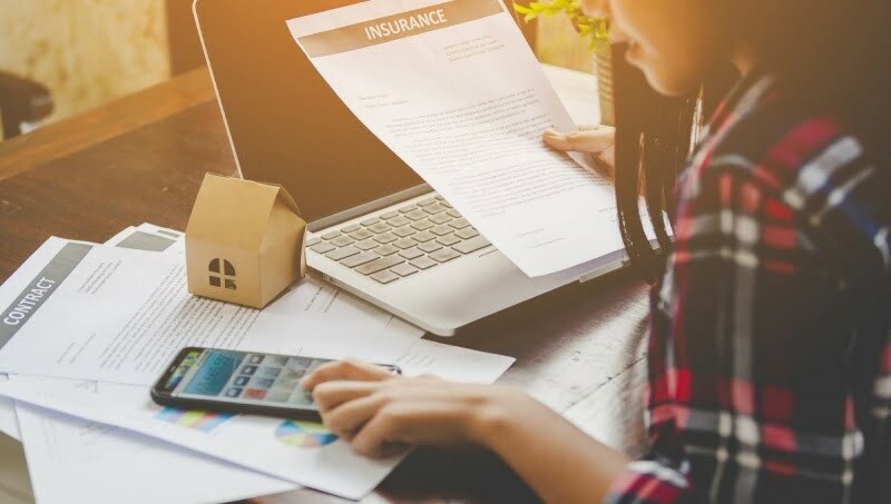 Lưu ý khi rút tiền bảo hiểm nhân thọ trước hạn