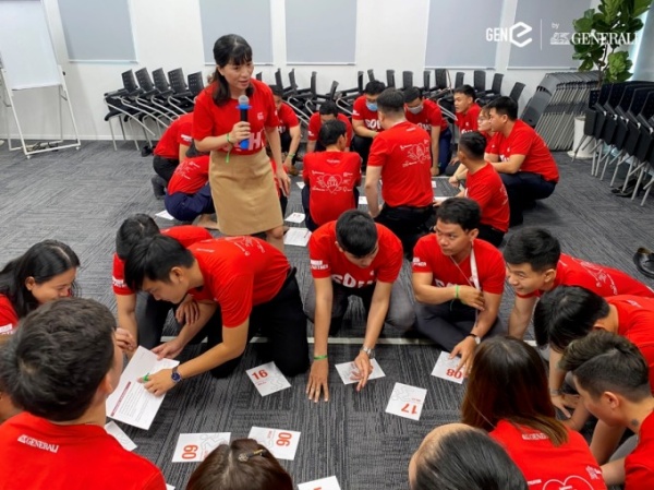 Đại lý toàn thời gian được các công ty hỗ trợ nâng cao kiến thức, kỹ năng, vạch rõ lộ trình phát triển và có nhiều tưởng thưởng. Ảnh: Generali
