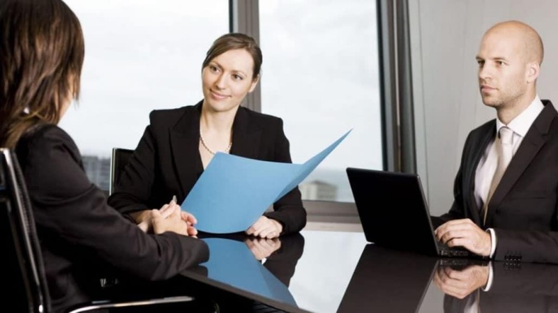 Hãy tự giới thiệu về bản thân cũng là một trong danh sách các câu hỏi khi đi phỏng vấn xin việc thường gặp nhất.