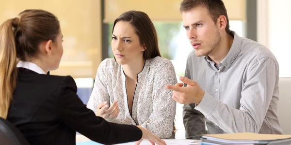 Đưa ra dẫn chứng để khách hàng thấy rõ được những lợi ích tài chính khi đầu tư vào bảo hiểm